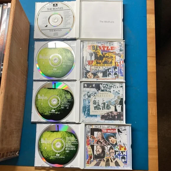 The Beatles double CDs - Picture 3 of 4